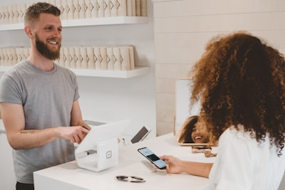 Self checkout kiosk for retail stores