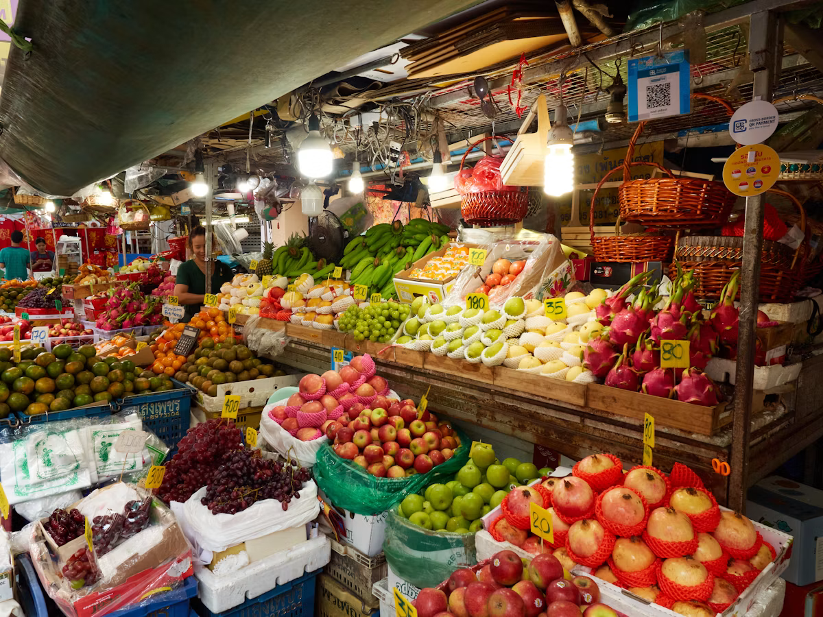 Fruits and vegetables mobile cart route and delivery management